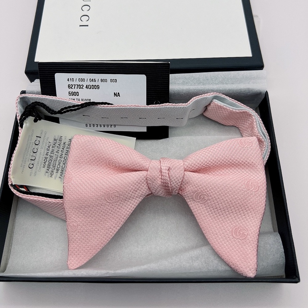 NWT 100% Authentic Men’s Pink GG Logo Print Bow Tie